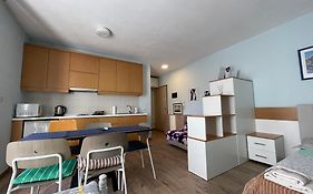 Enjoy Travel Cute Studio Apartment